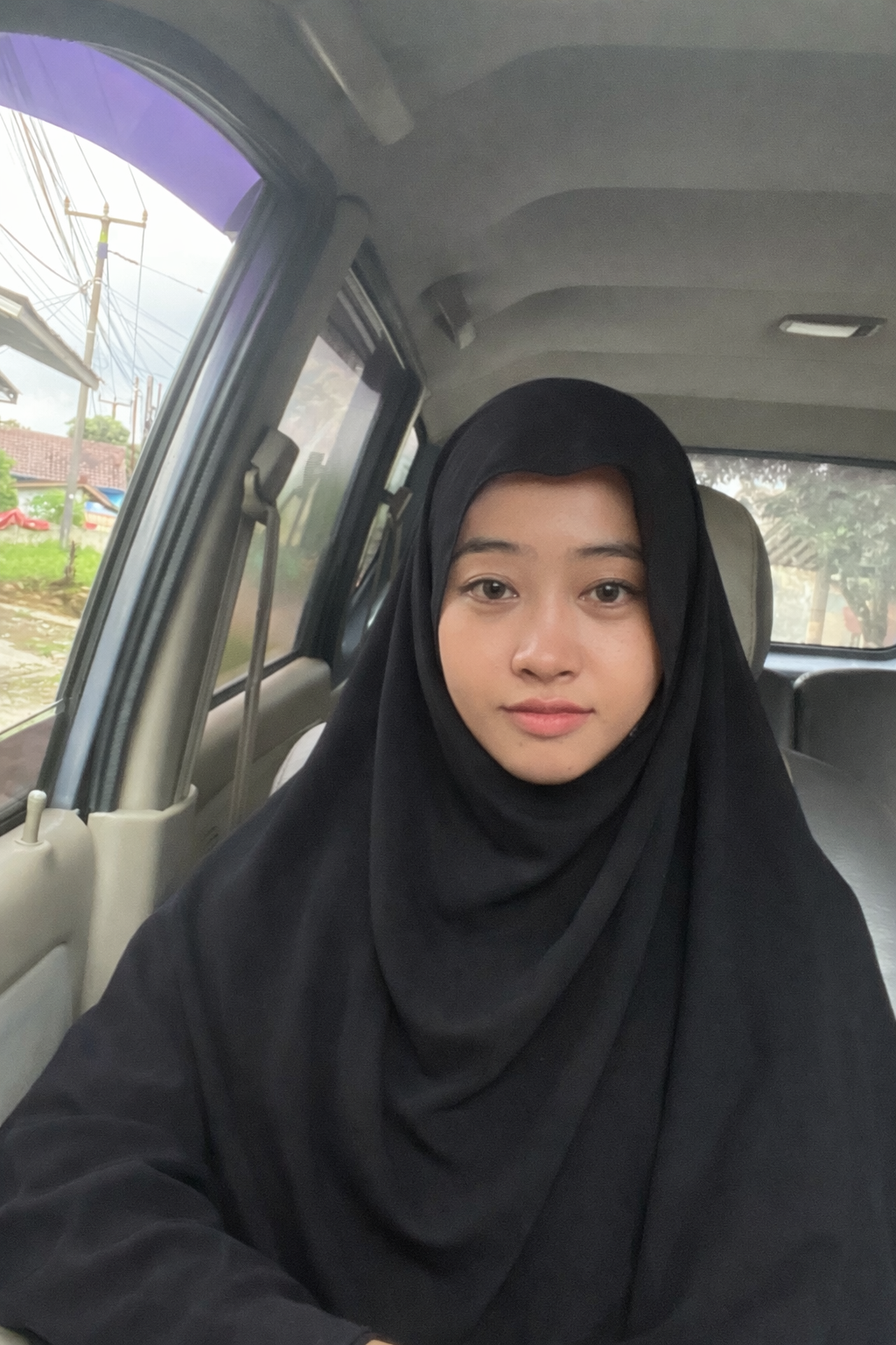 Ustadzah Adzkiaturrahmah, Lc.